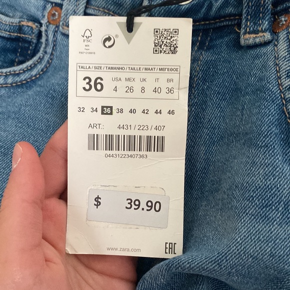 Comfy skinny jeans from Zara, brand new and never worn. - Picture 2 of 2